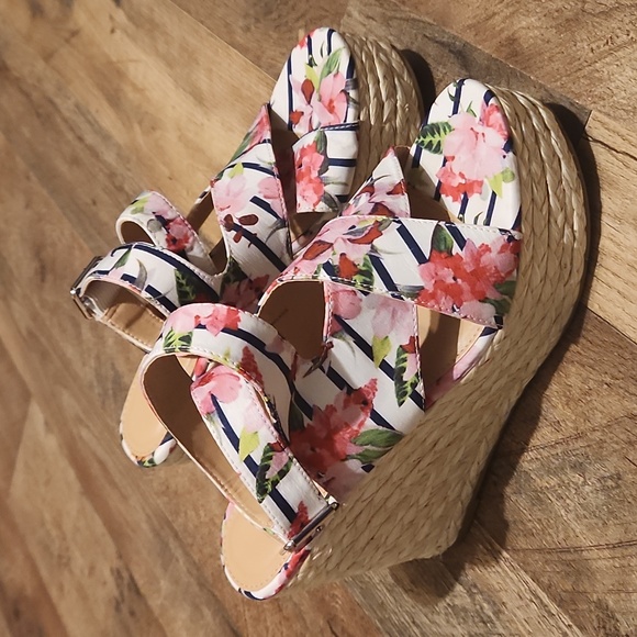 Wedges - Picture 2 of 9